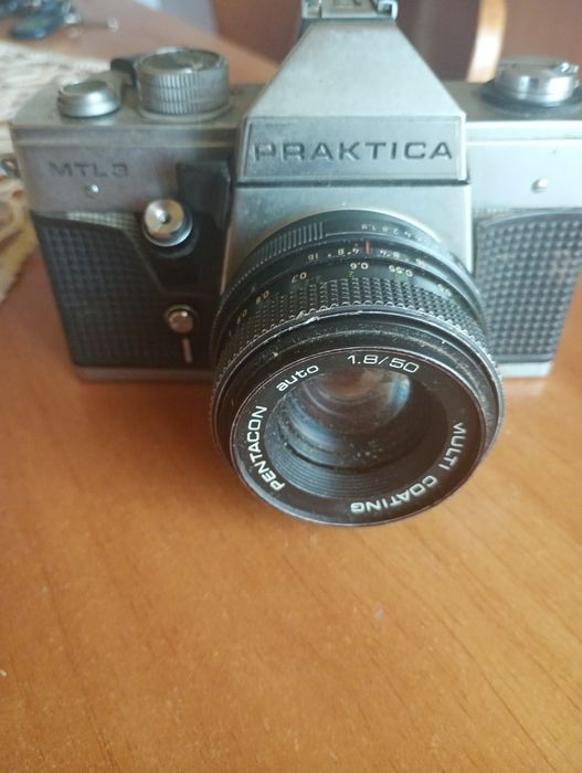 Aparat foto praktica