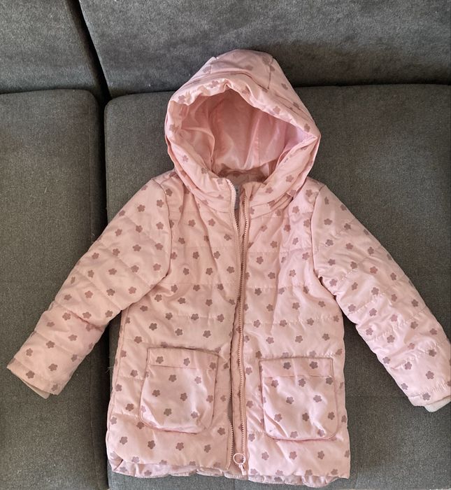 Продам куртку весна на девочку