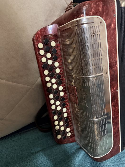 Баян Баркарола в хорошем состоянии