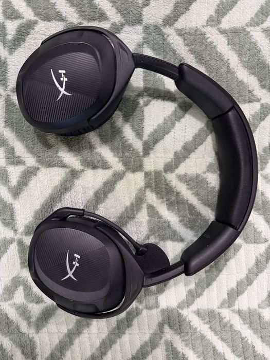 Продаю бесправодные наушники для ПК HyperX cloud stinger2 б/у