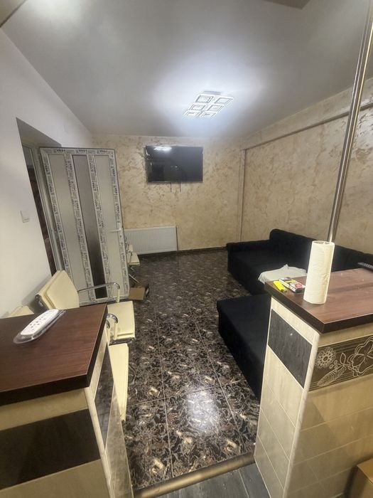 Apartament 2 camere de vanzare .Targoviste str Laminorului blocul cu politia