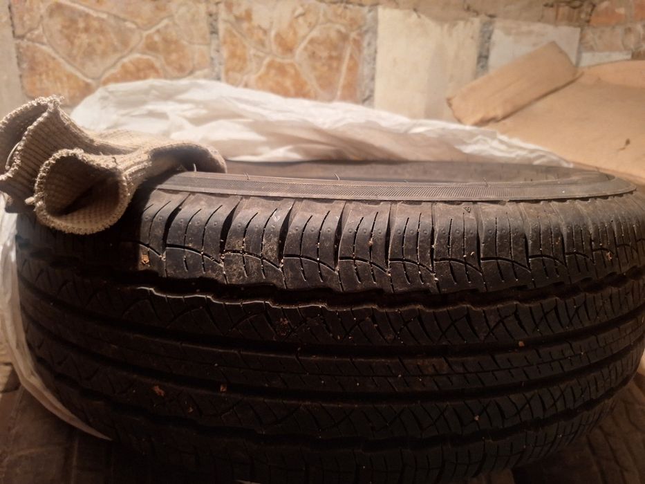 Продам шины б/у в хорошем состоянии