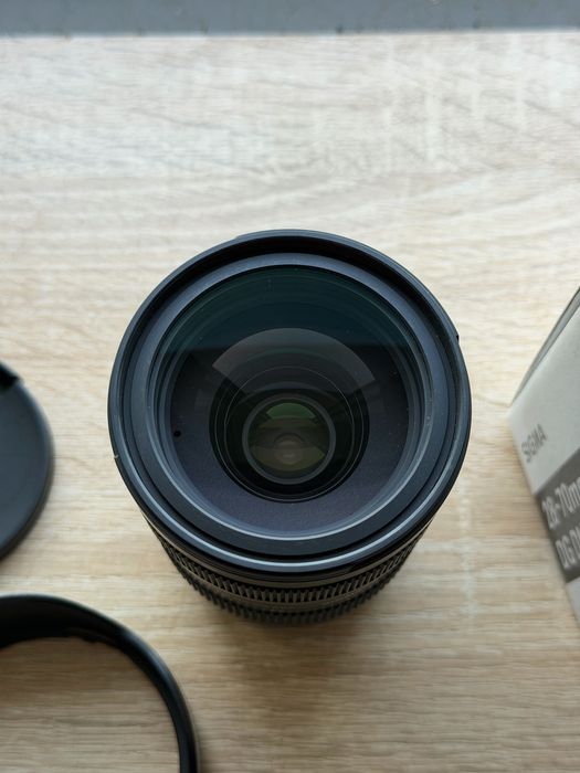 Sigma 28-70mm f / 2.8 DG DN - Contemporary