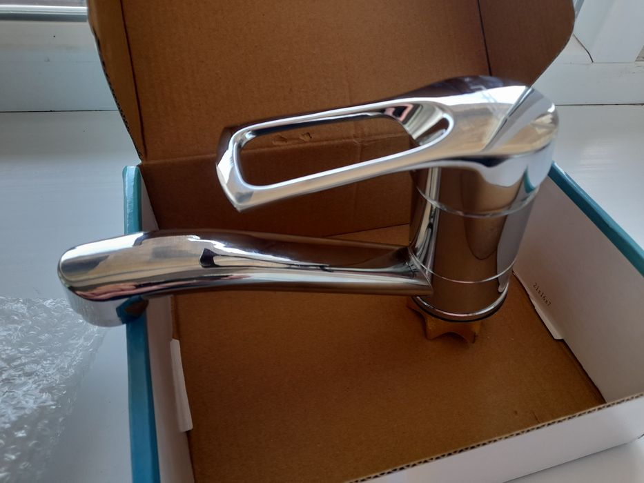 Продаю смесители для рукомойника