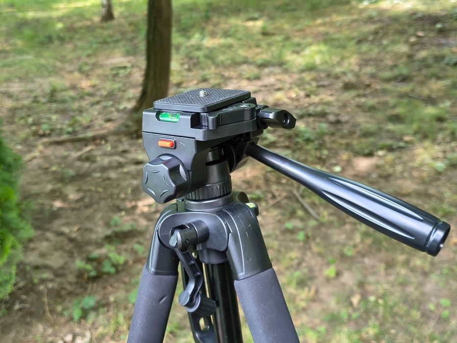 Trepied 180 cm cap video cu suport telefon si quick release
