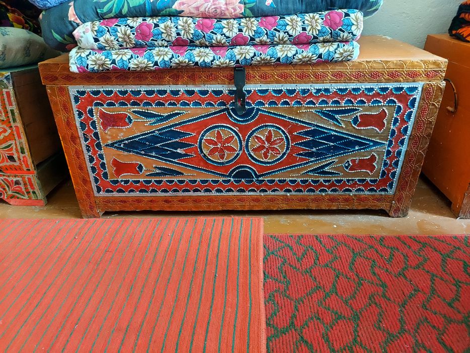сундук сотилади 6 та бор