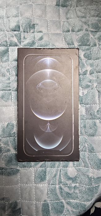 iPhone 12 Pro  мобильный телефон