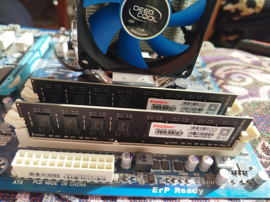 Материнская плата