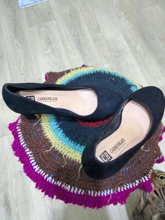 Продам женские туфли