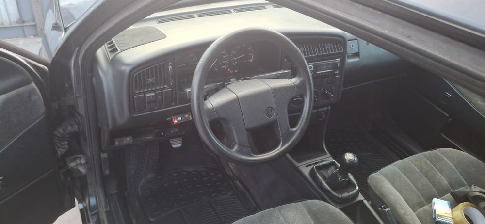 Продавам VW Passat b3 пасат б3 1.8 90кс.