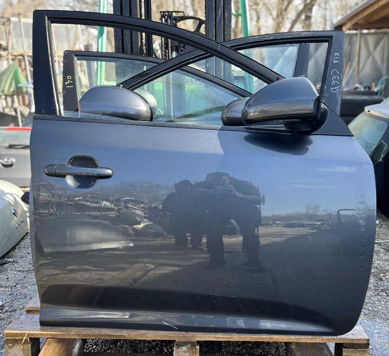 Предна врата за KIA Ceed / КИА Сийд 2009г