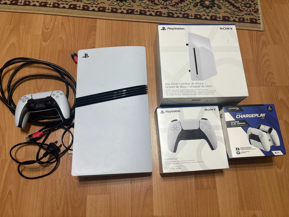 Playstation 5 Pro 2TB + дисковод + аксессуары