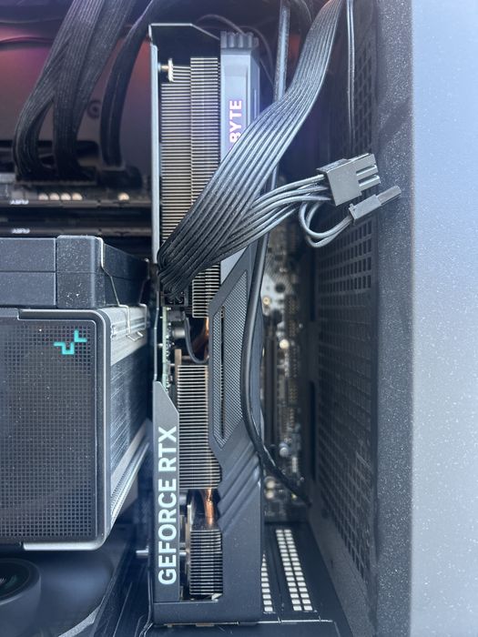 Видеокарта GIGABYTE GeForce RTX­­ 4060 Ti