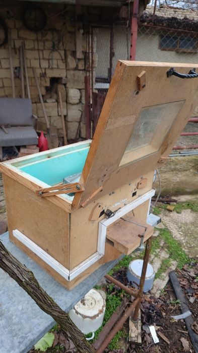 Инкубатор за птичи яйца