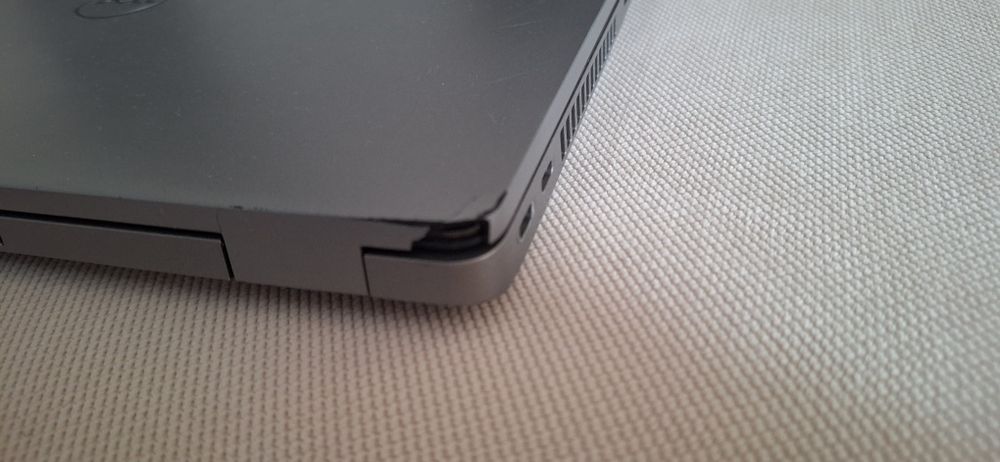 Dell Latitude 5421 cu accesorii incluse