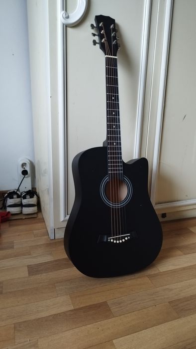 Продавам нова акустична китара