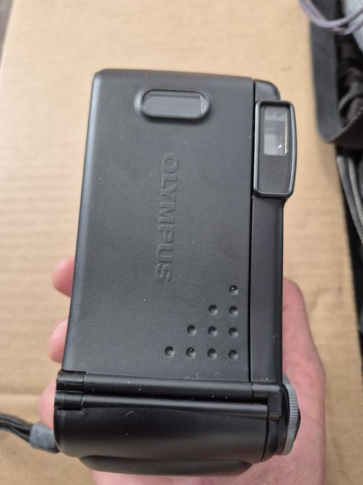 Compact Olympus Superzoom 70