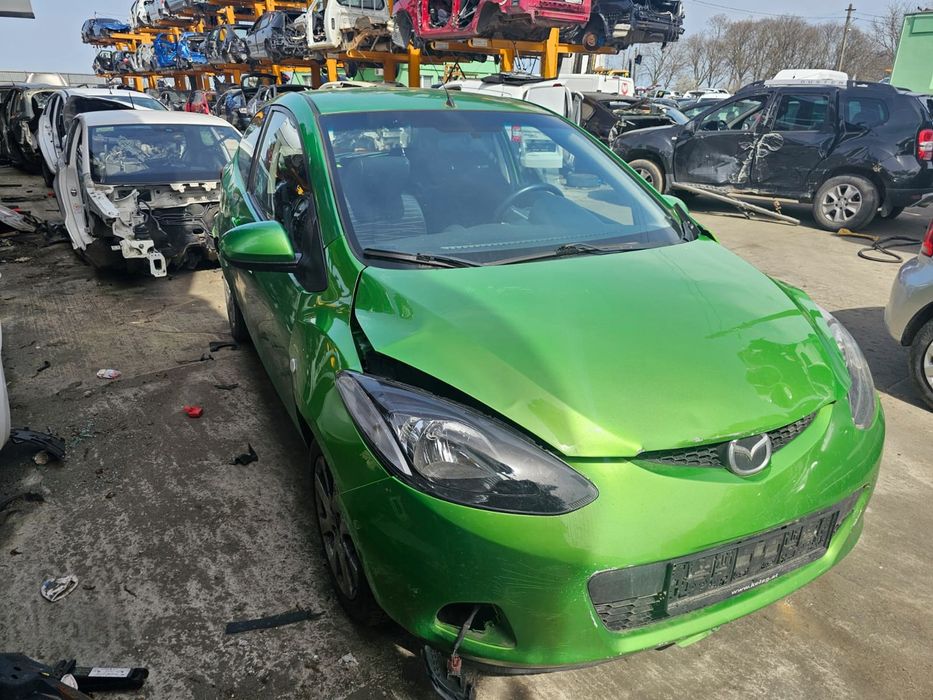 Dezmembrez Mazda 2 - DE (2007 - 2010), 1.4 benzina, manual, ZJ