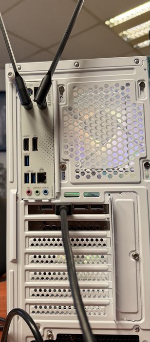 Геймърски компютър, full hd, Intel i5 14th, rtx 3080, 16gb, nvme