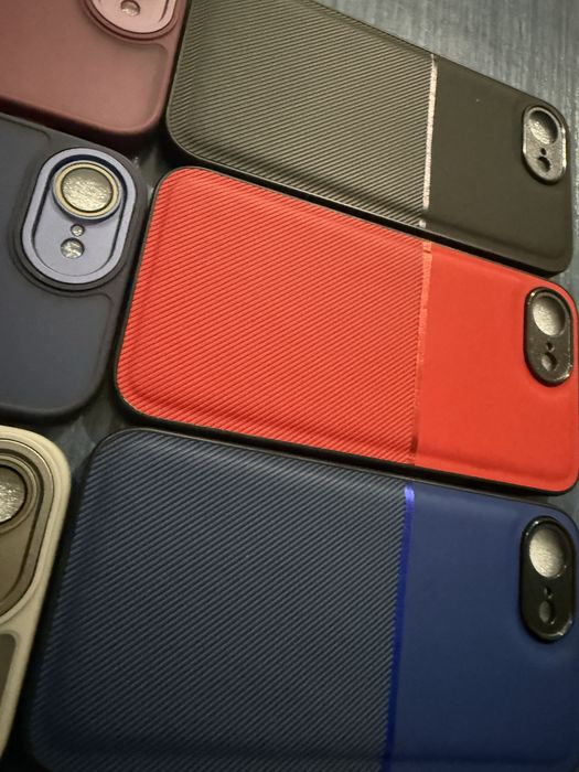 iPhone 16e различни гърбове