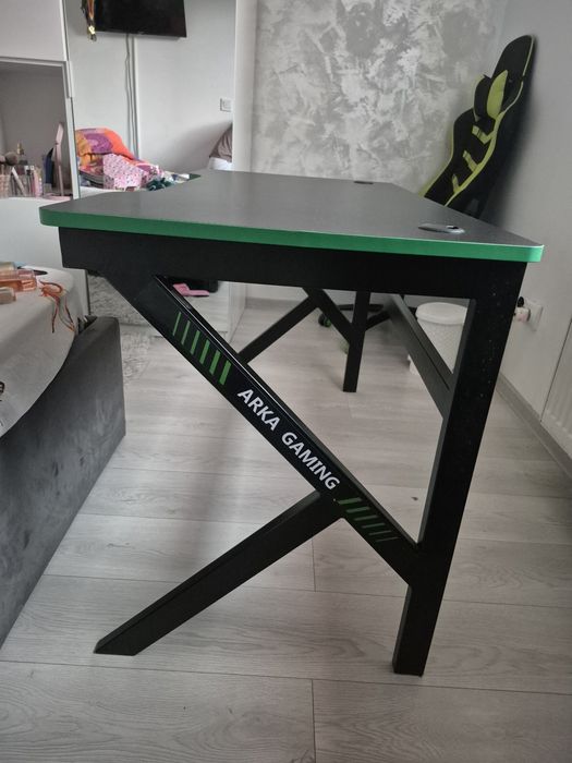 Birou de gaming în stare buna