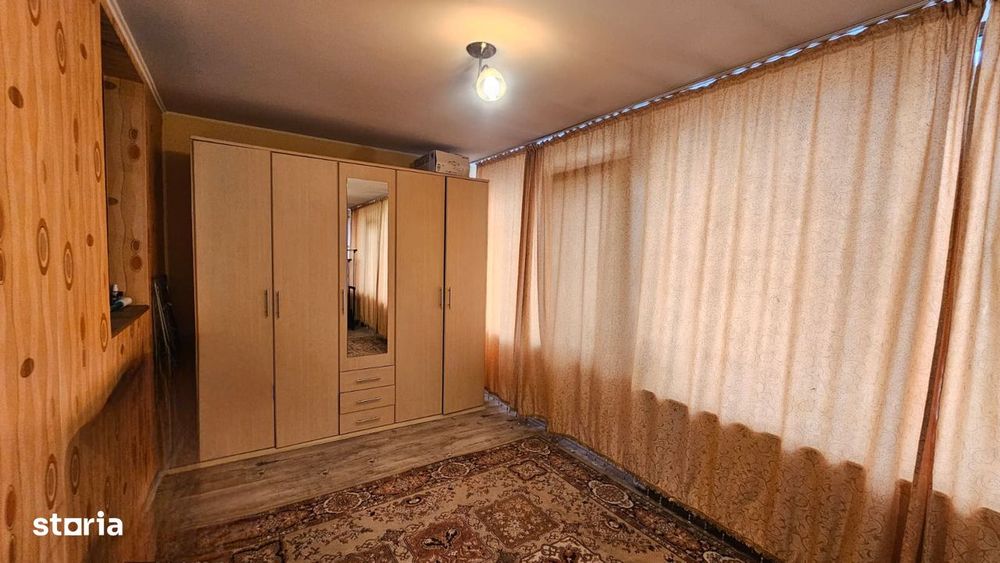 Casă la bloc 193 mp, living 60 mp, grădină, extinderi cu fundație