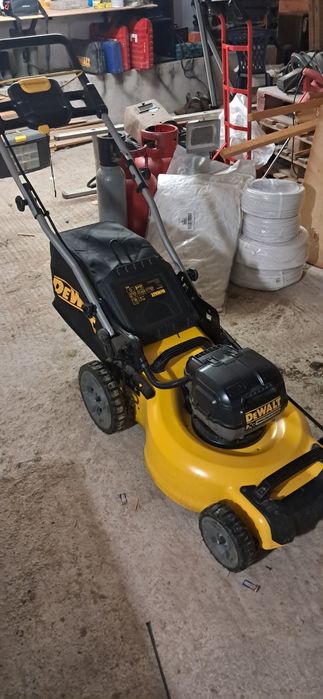 Косачка  DEWALT акумулаторна