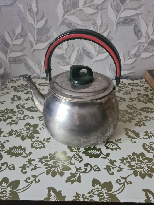 Продам чаиник 5 литров