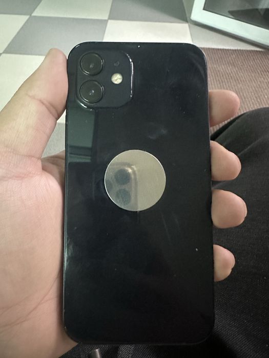 Продам Iphone 12