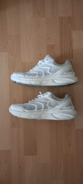 Adidasi ZARA barbati marime 43 culoare alb