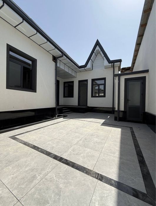 Uchaska sotiladi 2 sotix 5 xona