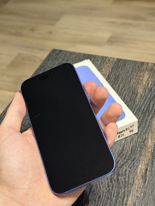 Продам Iphobe 16, 128gb