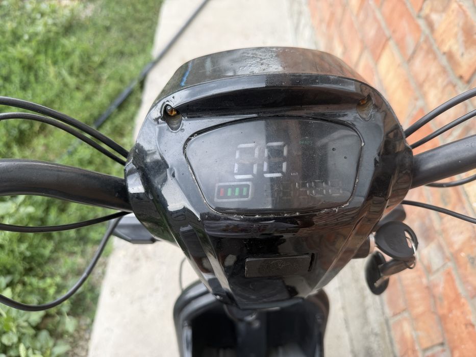 Продается Скутер СК8