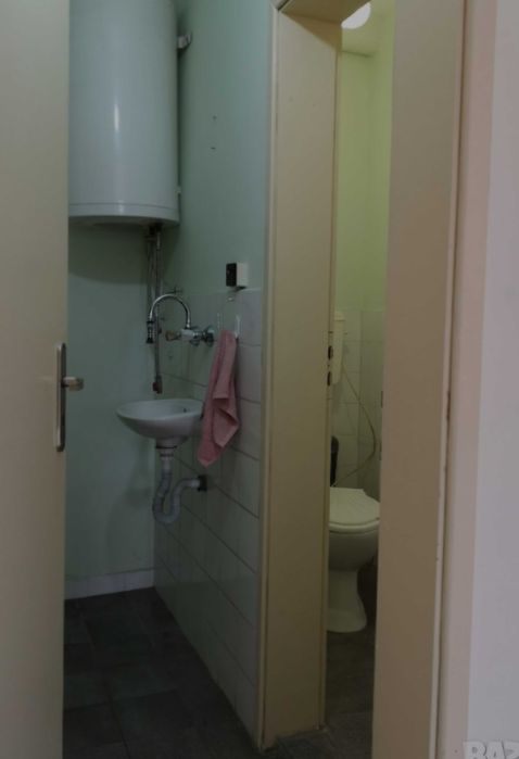 Дава се под наем Магазин в Пазарджик, Руски - 25 кв.м за 199.41 € - Снимка #3