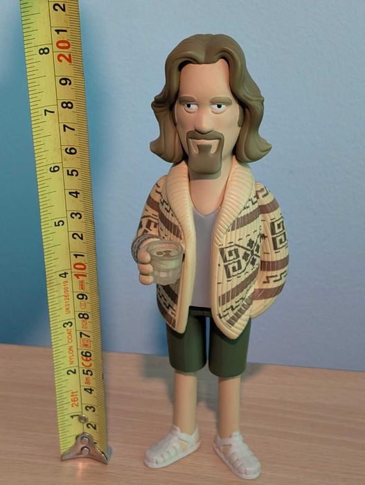 Винилова фигурка на "Пичът" от култовият филм "Големият Лебовски"