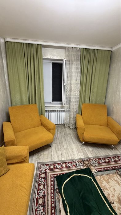 Диван с двумя креслами