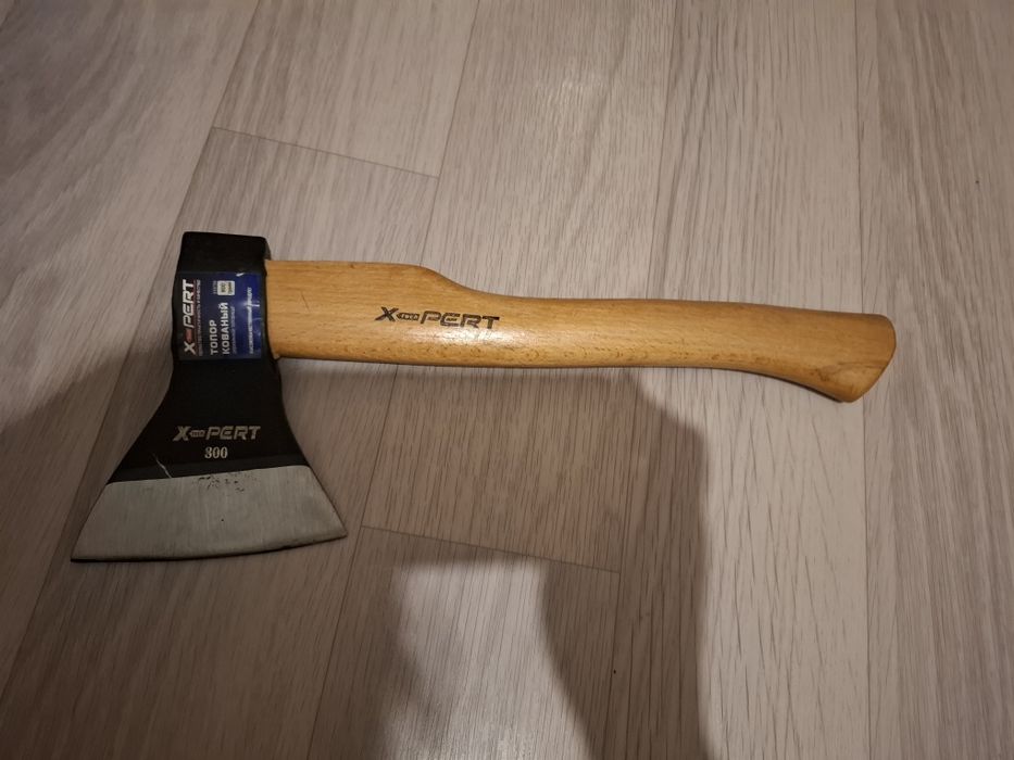 Продам   новый  топор