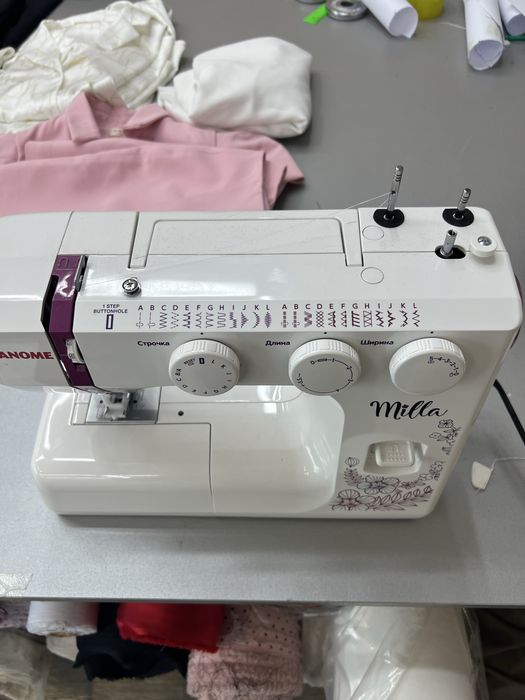 Продам швейную машинку Janome Milla