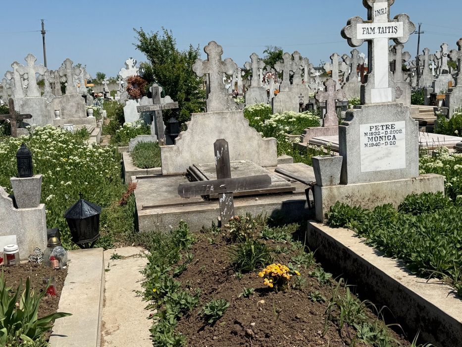 Cavou cu 6 locuri ,cimitir privat ,Măgurele uman