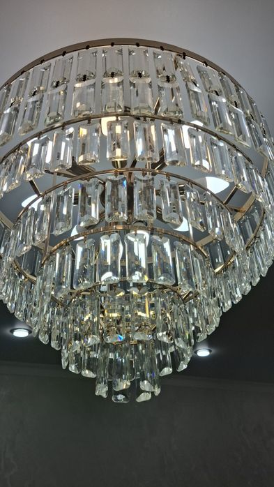 Люстра в отличном состоянии