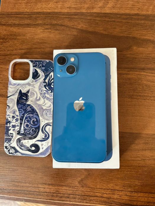 Продам Iphone 13