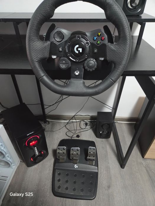 Volan gaming Logitech  (PC/Xbox)