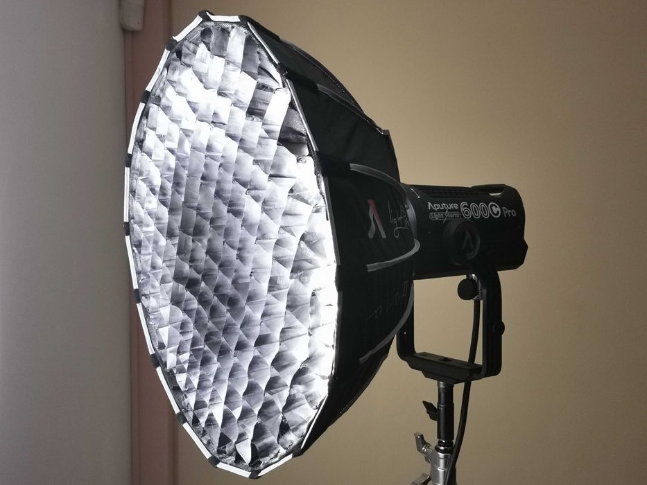 Aputure Light Dome Mini II софтбокс с грид и Bowens монтаж