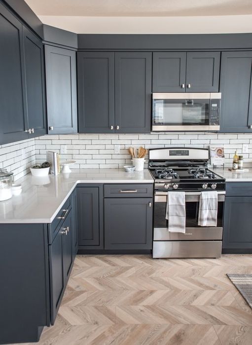 Столешницы из искусственный камень 
мебель на заказ бель
Кухонная мебе