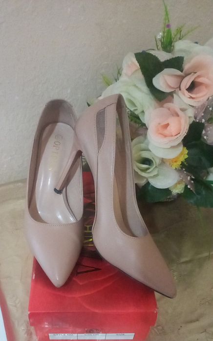 Tufli kablok srochna sotiladi