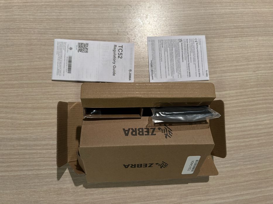 NEW! Zebra RFID TC52 TC520K-1PEZU4P-A6 PDA terminal de date