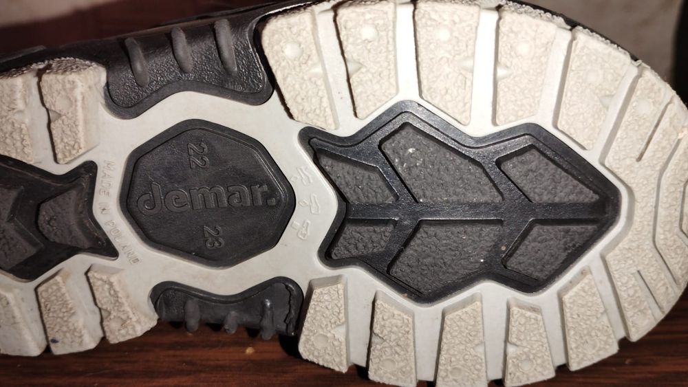 Продам сапожки, дутыши