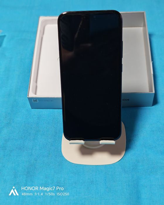 Honor Megic 8 Pro -rom512 ram-12 / color-Black. Model-Bkq-n 49. Гаранция до 02.2028.година.