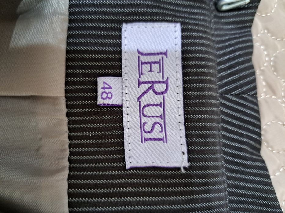 Женский брючный костюм