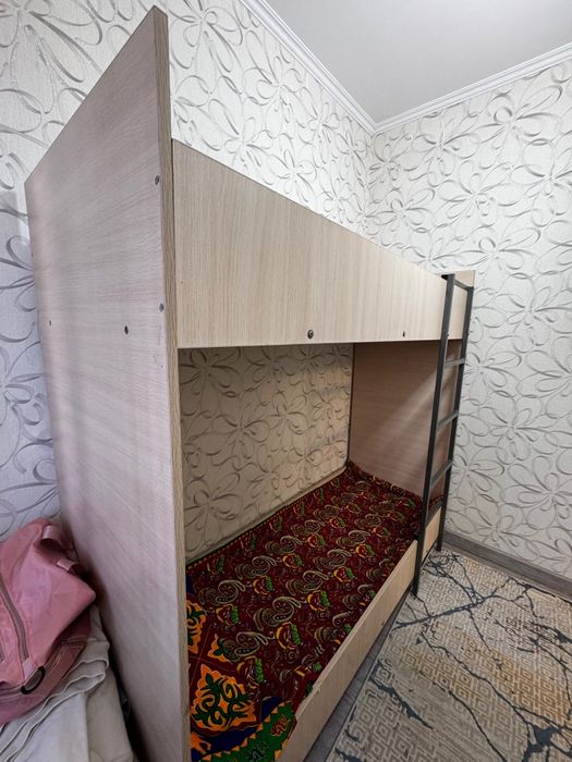 Кровать двухъярусная